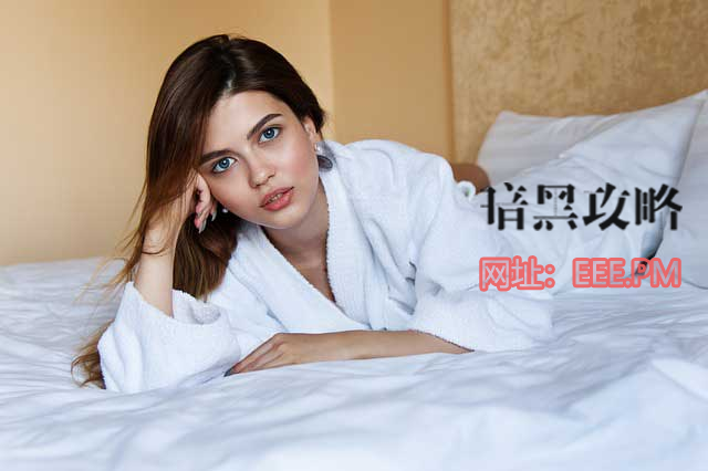 俄羅斯女士在床上