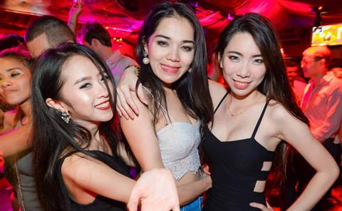 停留在Mixx夜總會的曼谷女孩在泰國