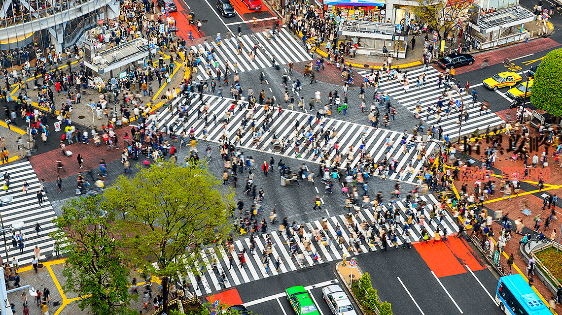 Shibuya Crossing（Shibuya Scramble），東京，日本