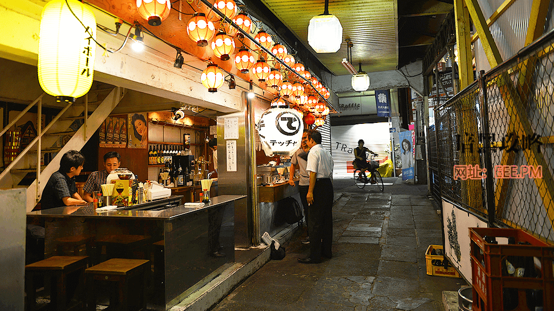 Shimokitazawa的一個小酒吧，東京，日本